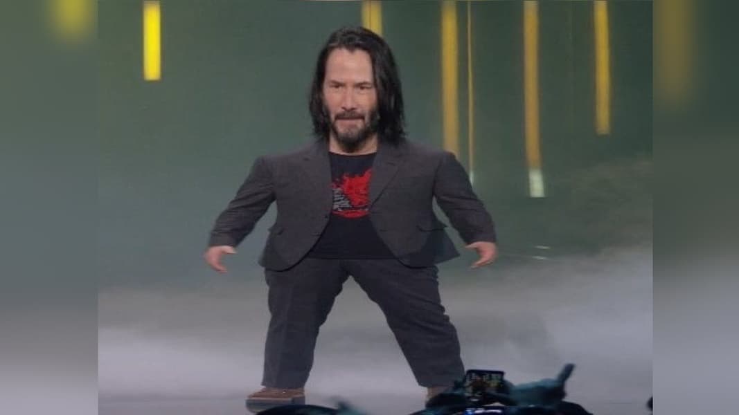 Mini Keanu Reeves meme template